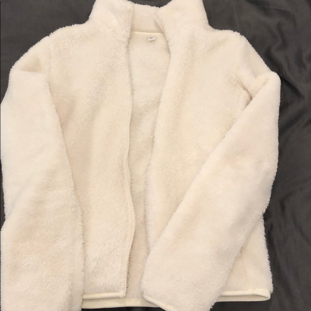 Uniqlo White/Cream Fuzzy Jacket